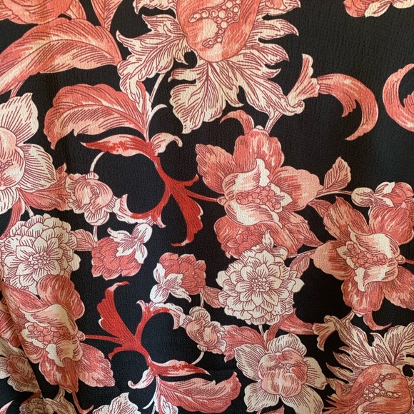 Vici Wrap Blouse- Medium - Picture 5 of 6